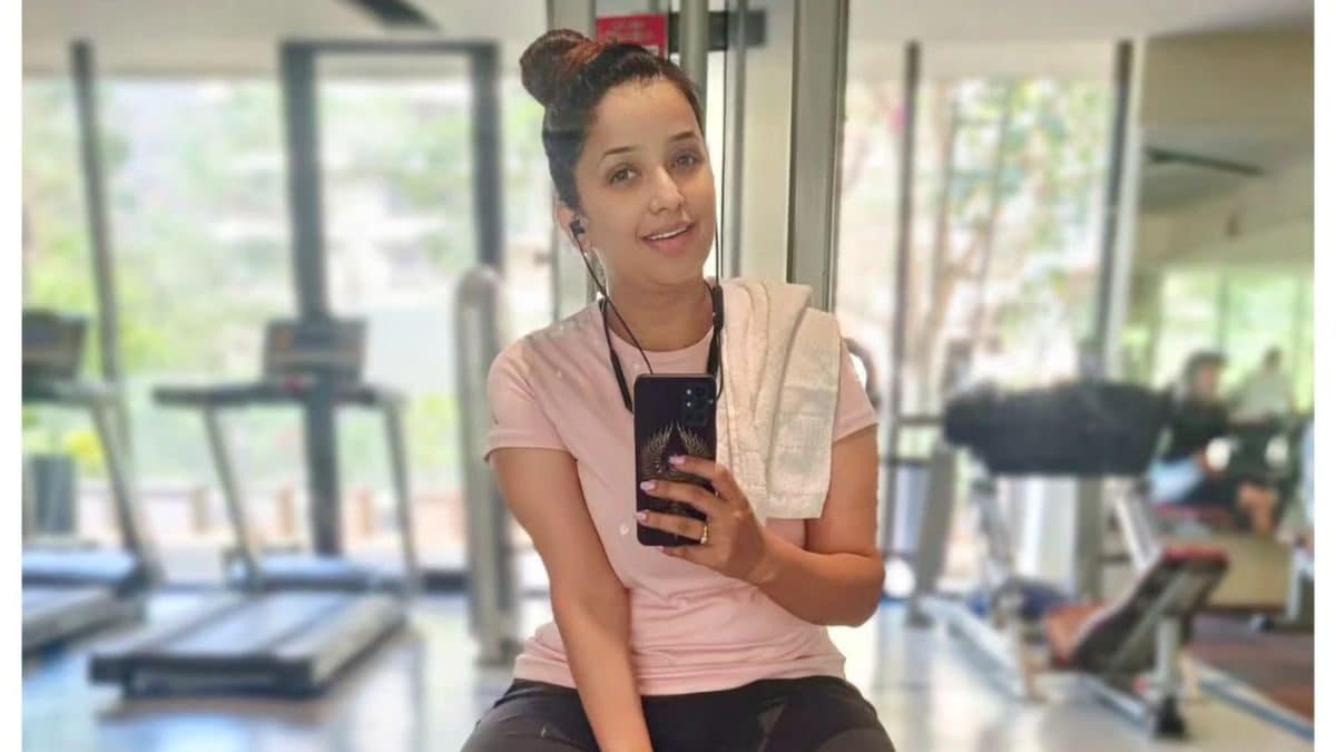Actress Apurva Nemlekar’s Post-workout Gym Photos Are Fitness Goals Actress Apurva Nemlekar’s Post-workout Gym Photos Are Fitness Goals