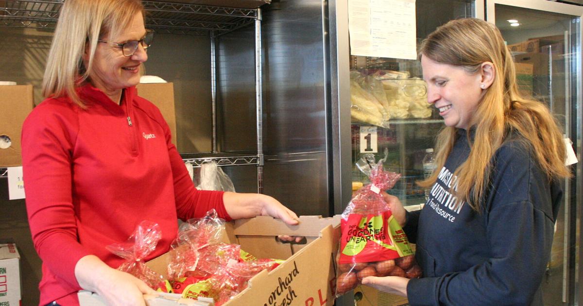 At DeForest's Mission Nutrition, volunteers have fun making a difference At DeForest's Mission Nutrition, volunteers have fun making a difference