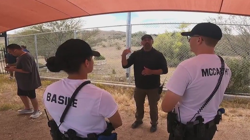 Creative training technique helps Phoenix Police deal with mental health calls Creative training technique helps Phoenix Police deal with mental health calls
