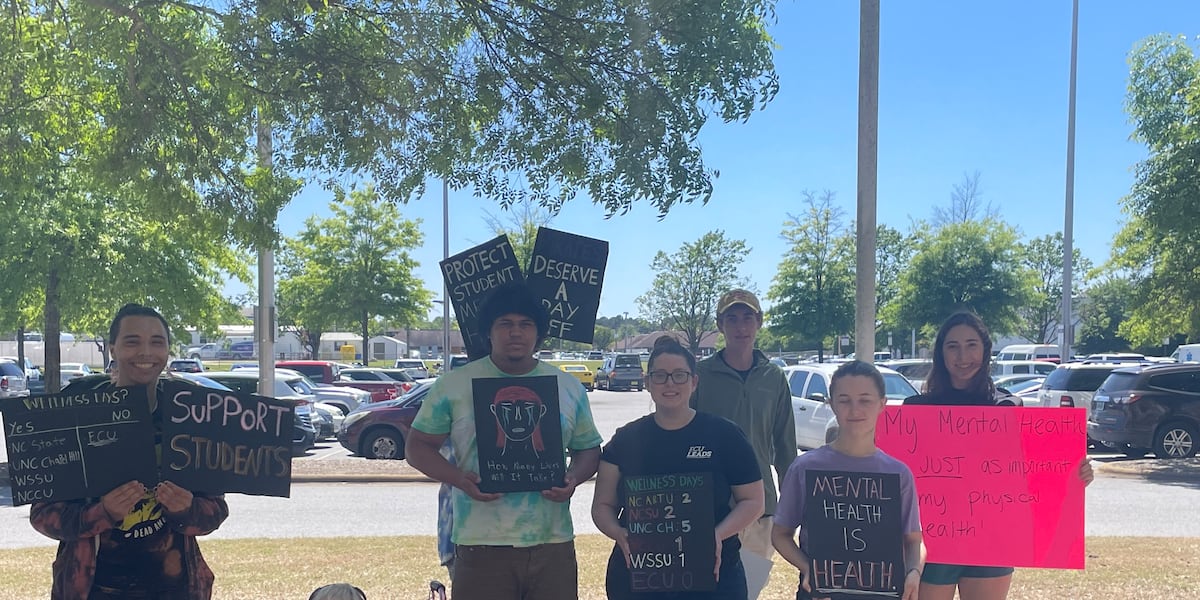 ECU students protest for wellness days ECU students protest for wellness days