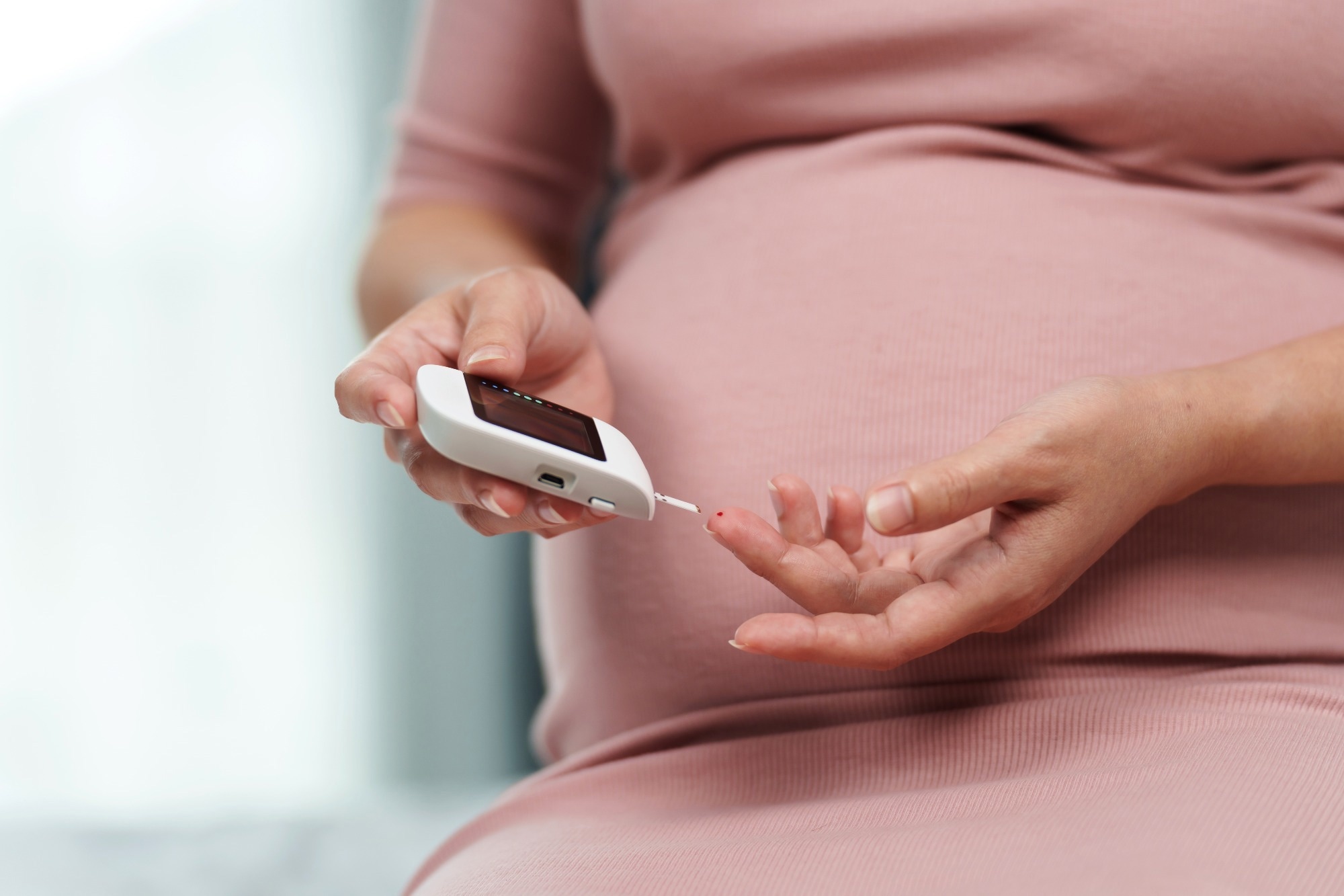 Study highlights nutrition therapy’s potential to manage gestational diabetes effectively Study: Gestational diabetes mellitus: what can medical nutrition therapy do? Image Credit: BaLL LunLa / Shutterstock.com