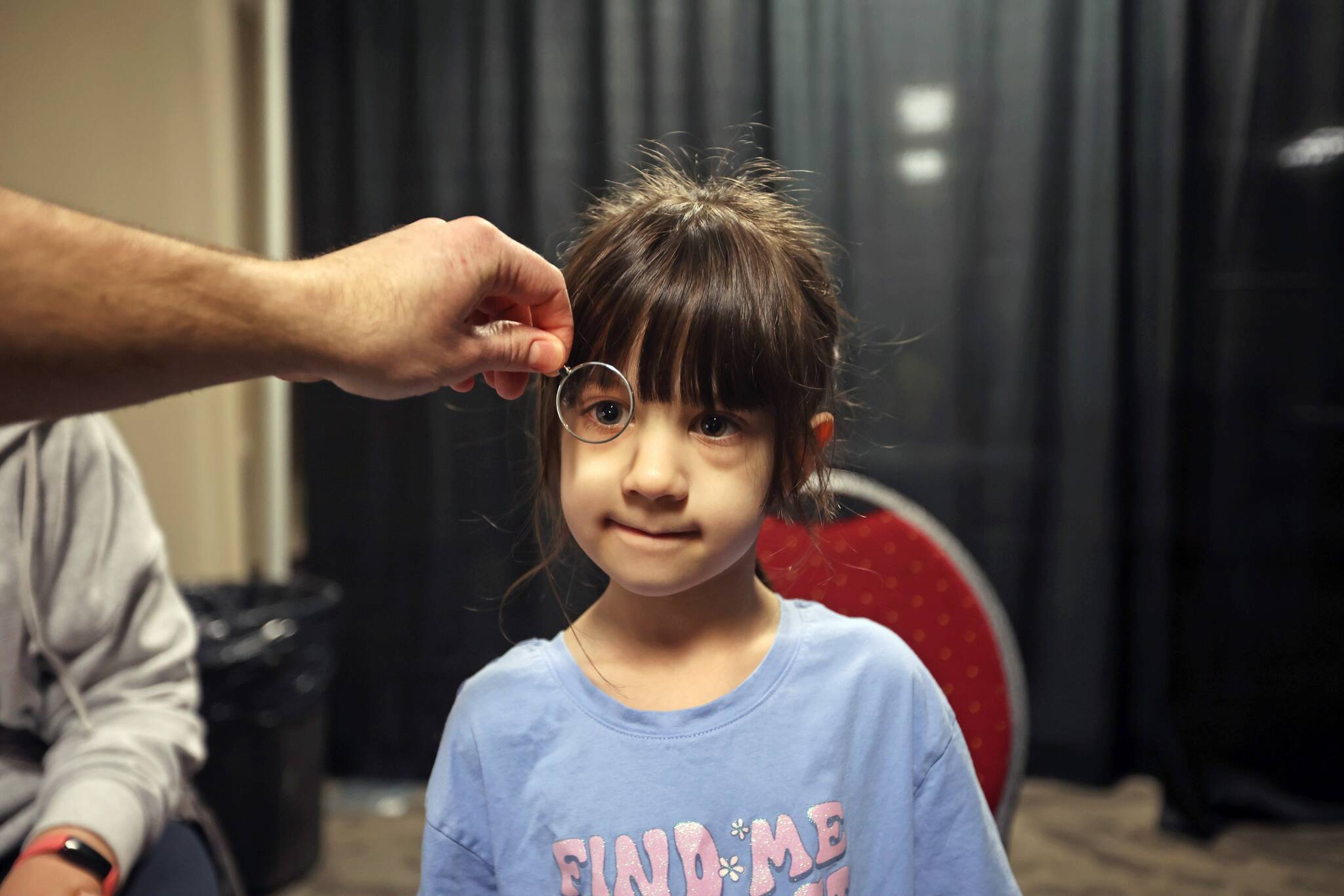 Wellness fair for preschoolers catches needs early – Brandon Sun Four-year-old Julie Spence has her vision tested during the Preschool Wellness Fair at the Keystone Centre on Tuesday. (Tim Smith/The Brandon Sun)