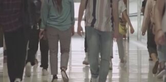 As more students struggle with mental health, students and school districts step up to help As more students struggle with mental health, students and school districts step up to help