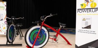 Students make smoothies while spinning Students make smoothies while spinning