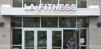DOJ sues LA Fitness over alleged disability discrimination at its gyms DOJ sues LA Fitness over alleged disability discrimination at its gyms