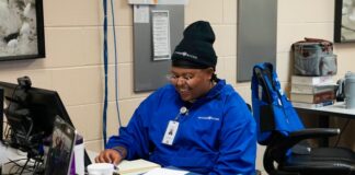 Mobile Community Team responds to mental health crises with no police Dee Dill, a peer support specialist for the Community Mobile Team, works at his desk at Netcare Access on Wednesday in Columbus. The crisis response team helps with mental crises in the community to divert unneeded police response.