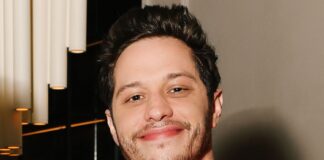 Pete Davidson Pays Tribute to His Late Dad in Rare Public Appearance Pete Davidson Pays Tribute to His Late Dad in Rare Public Appearance