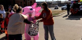 Siouxland Mental Health hosts 8th annual Trunk or Treat Siouxland Mental Health hosts 8th annual Trunk or Treat
