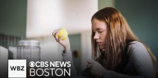 Skipping breakfast is a sign of poor mental health in teens, researchers says Skipping breakfast is a sign of poor mental health in teens, researchers says