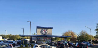 Drive-thru coffee shop smashes records, dog wellness center holds grand opening in Naperville – Chicago Tribune Drive-thru coffee shop smashes records, dog wellness center holds grand opening in Naperville – Chicago Tribune