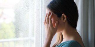 Mental health experts give tips for dealing with seasonal depression Mental health experts give tips for dealing with seasonal depression