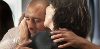 Seattle man with schizophrenia perseveres, and thrives, by helping others Seattle man with schizophrenia perseveres, and thrives, by helping others