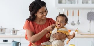 Text-Messaging Program Helps Parents Keep Infants at Healthy Weight | Health Text-Messaging Program Helps Parents Keep Infants at Healthy Weight | Health