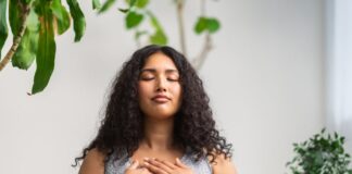 13 Habits Of People Who Stay Hopeful—Even When Life Knocks Them Down 13 Habits Of People Who Stay Hopeful—Even When Life Knocks Them Down