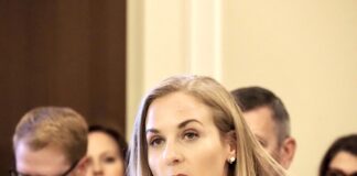 Oklahoma mental health commissioner accuses AG of ‘bullying’ after he discloses her tax liens Oklahoma mental health commissioner accuses AG of ‘bullying’ after he discloses her tax liens