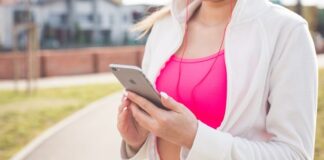 Artificial Gains? Exploring the AI-Powered Fitness Trend Artificial Gains? Exploring the AI-Powered Fitness Trend