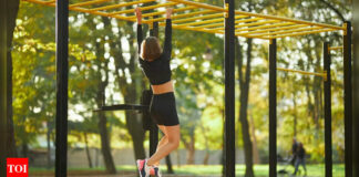 Dead hang exercise: The viral fitness trend that boosts grip strength and mobility | Dead hang exercise: The viral fitness trend that boosts grip strength and mobility |