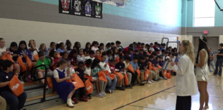 Miss Illinois Teen and local dermatologist visit Rockford school to promote sun safety Miss Illinois Teen and local dermatologist visit Rockford school to promote sun safety