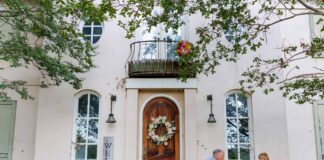 The life of UVA’s JoAnn Pinkerton Dr. JoAnn Pinkerton and Alan Pinkerton sit outside the front door of their home playing mandolin and guitar