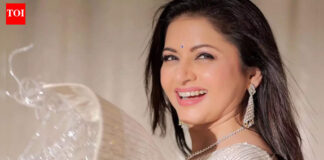 Bhagyashree’s fitness mantra: ‘Maine Pyaar Kiya’ star shares THIS one simple yet effective core strengthening exercise | Bhagyashree's fitness mantra: 'Maine Pyaar Kiya' star shares THIS one simple yet effective core strengthening exercise |