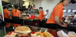 Eating less ultraprocessed food supports healthier aging, nutrition research shows Eating less ultraprocessed food supports healthier aging, nutrition research shows