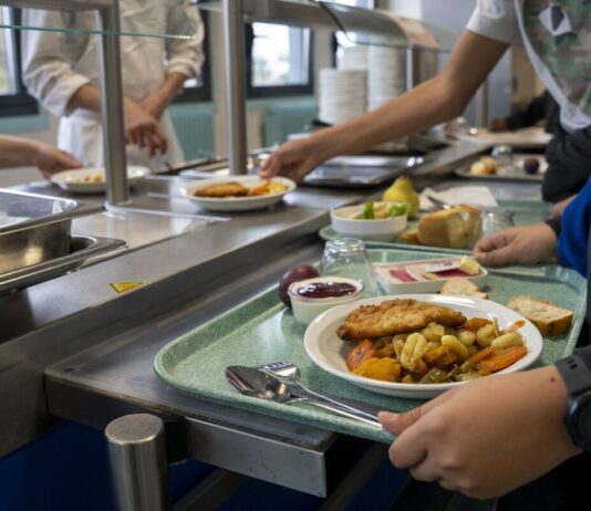New Nutrition Guidelines Run Smack Into Tight School Meal Budgets New Nutrition Guidelines Run Smack Into Tight School Meal Budgets