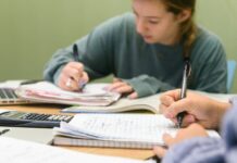 Tips to Manage End-of-Semester and Holiday Stress Tips to Manage End-of-Semester and Holiday Stress