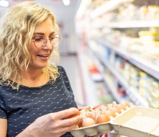 To lose weight and maintain lean muscle, eat these healthy foods on repeat, says this certified nutritionist To lose weight and maintain lean muscle, eat these healthy foods on repeat, says this certified nutritionist