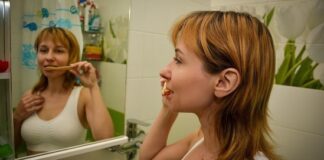 US dentist lists 7 habits to quit to improve oral health; explains why one should not rinse mouth after brushing Comscore tracker