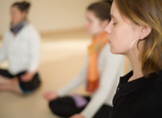 Health Benefits of Mindfulness-Based Stress Reduction Health Benefits of Mindfulness-Based Stress Reduction