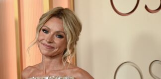 Kelly Ripa Trends Online as Fans Debate Her Appearance Kelly Ripa