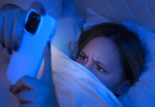 ‘Throws the body’s internal clock off rhythm’: Study finds link between night-time light exposure and cardiovascular problems, independent of healthy habits such as good diet and sleep | Health News avoid screens and bright light before bed to protect your cardiovascular health.