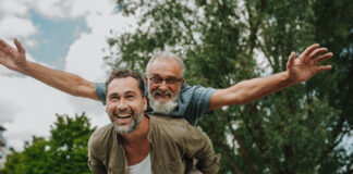 Happiness expert shares the 7 habits of people who are happy and healthy later in life Happiness expert shares the 7 habits of people who are happy and healthy later in life