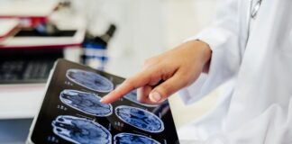 We Asked 7 Experts About Healthy Brain Aging—and They All Said This One Habit Matters Most We Asked 7 Experts About Healthy Brain Aging—and They All Said This One Habit Matters Most