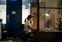 Here’s what sitting all day actually does to your body Here’s what sitting all day actually does to your body