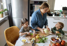 Parents can model healthy habits to help kids thrive Parents can model healthy habits to help kids thrive