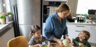 Parents can model healthy habits to help kids thrive Parents can model healthy habits to help kids thrive